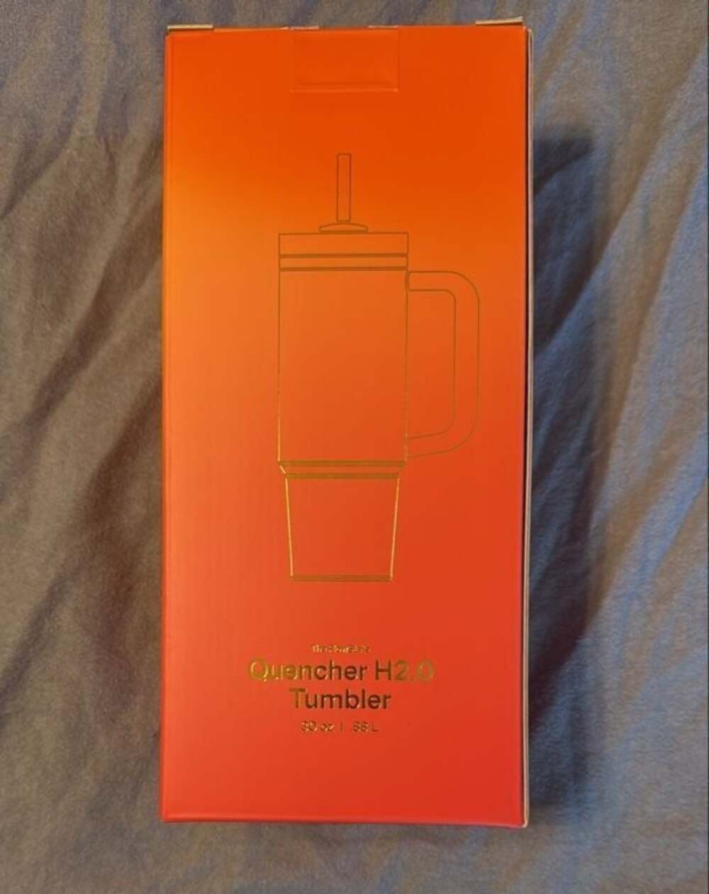 Stanley x Karol G Quencher H2.0 FlowState Tumbler 30 oz Karol G Flor - Picture 2 of 3